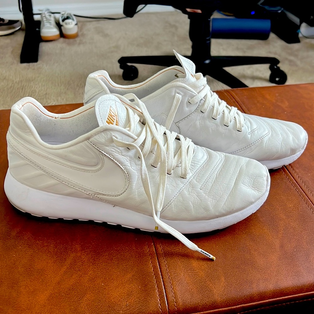 Nike Rosche Tiempo. Men’s 10.5